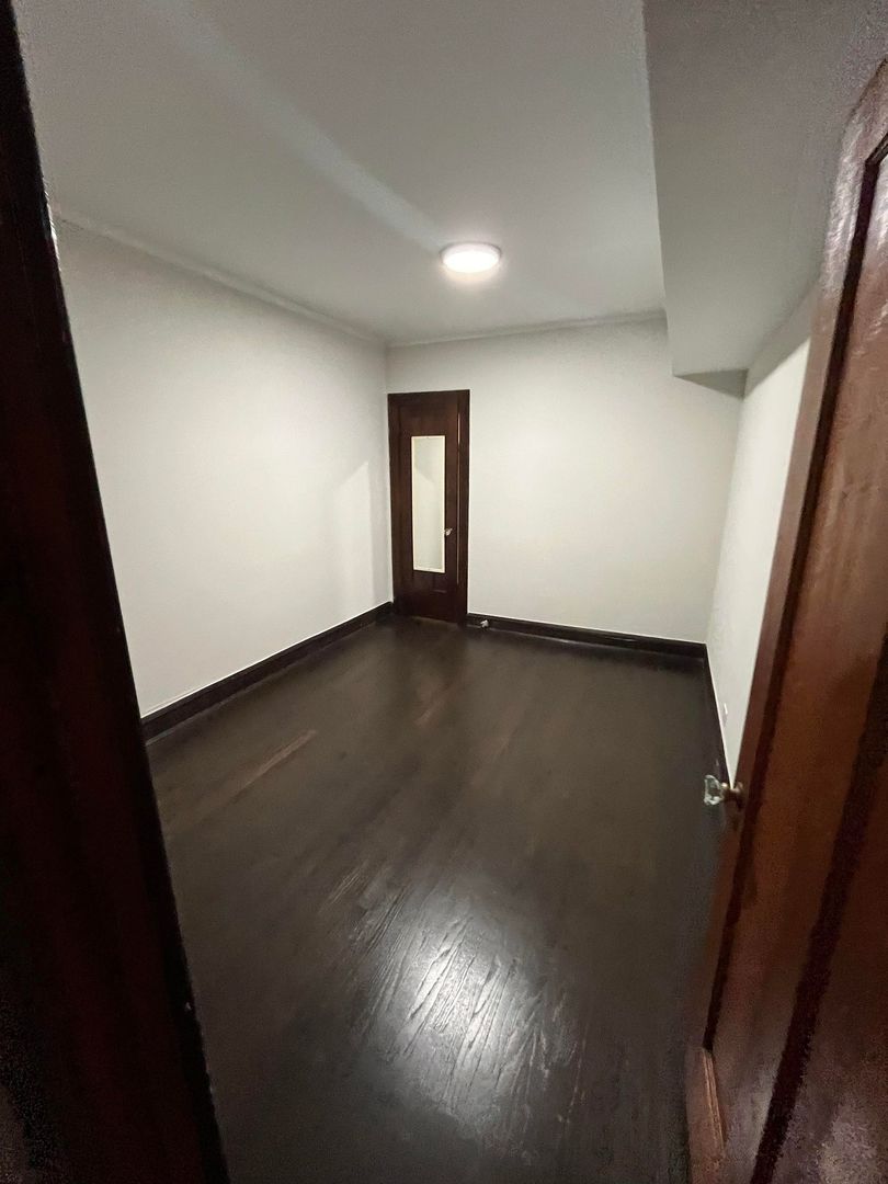 711 E 90th Street Unit: 2