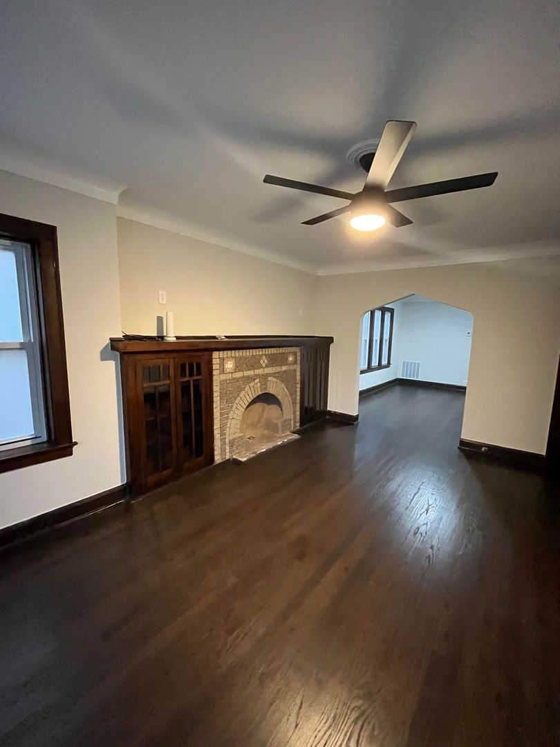 711 E 90th Street Unit: 2