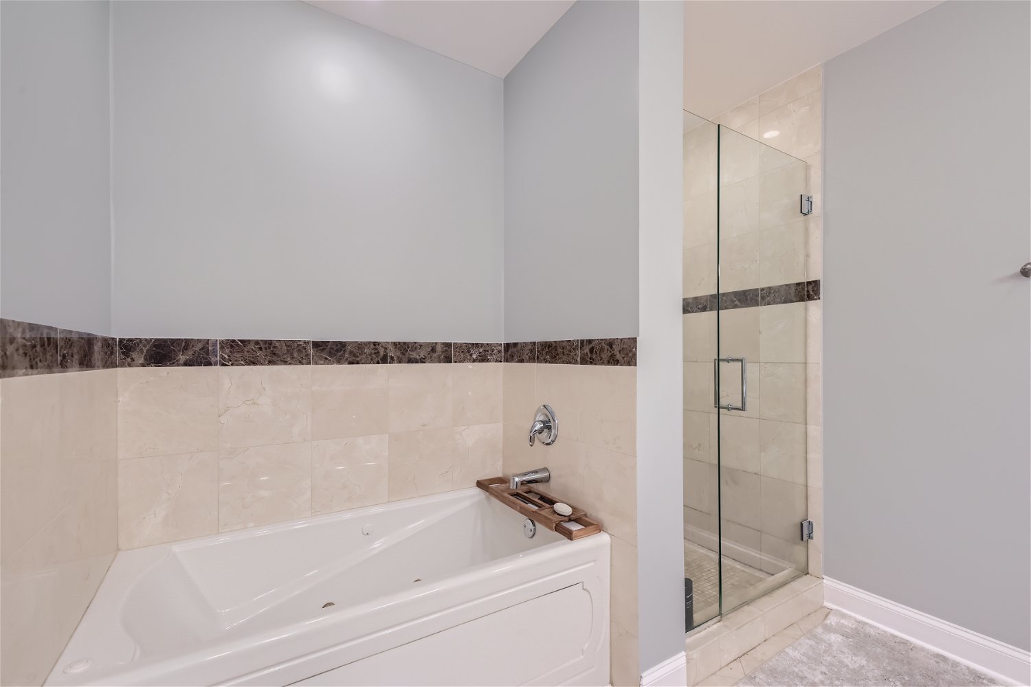 3719 S Indiana Avenue Unit: 4S