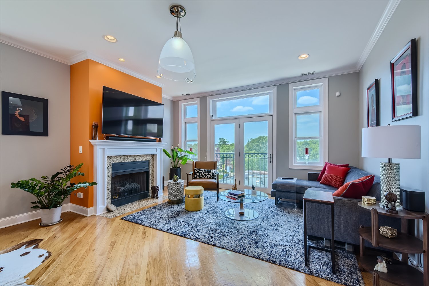 3719 S Indiana Avenue Unit: 4S