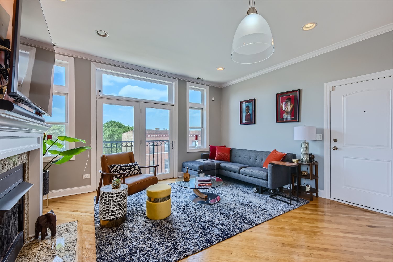 3719 S Indiana Avenue Unit: 4S