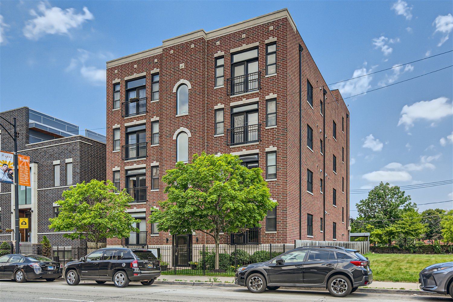 3719 S Indiana Avenue Unit: 4S