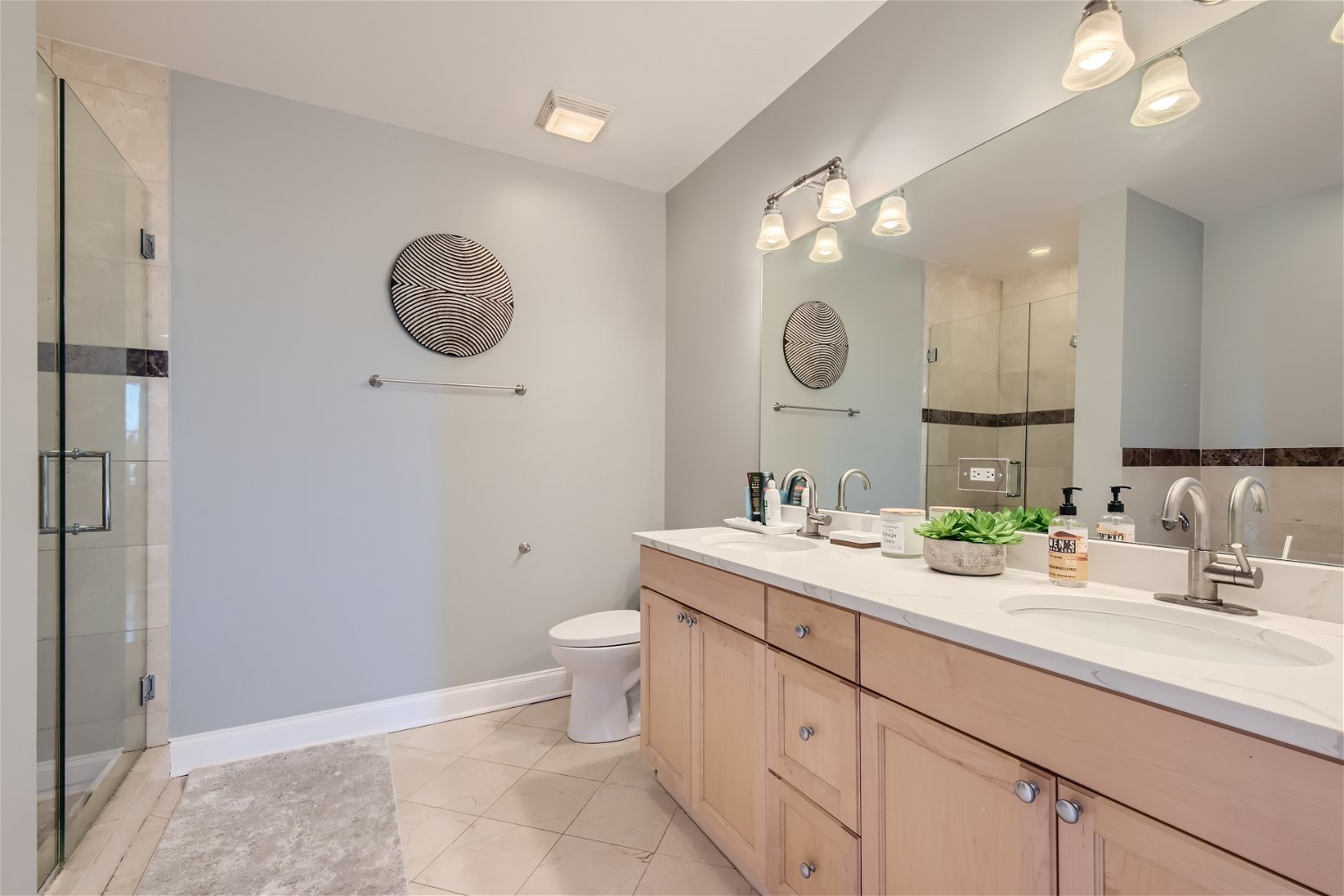 3719 S Indiana Avenue Unit: 4S