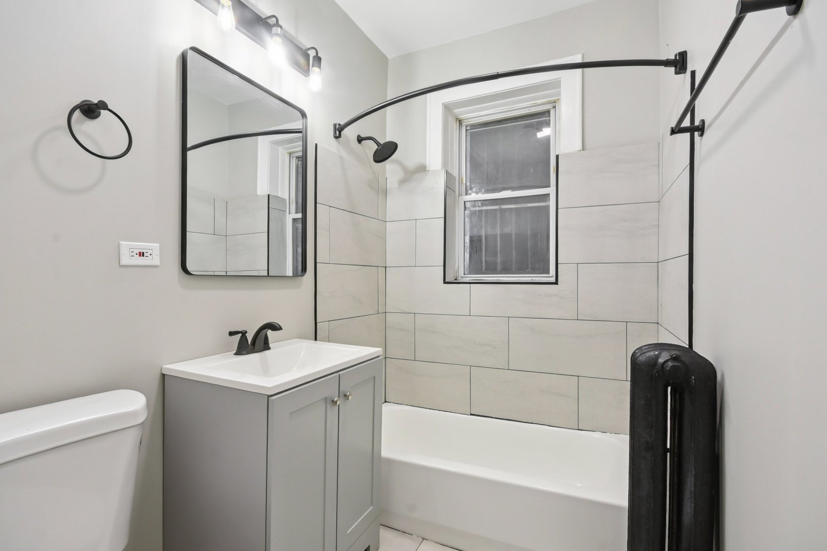 7757 S Phillips Avenue Unit: 2