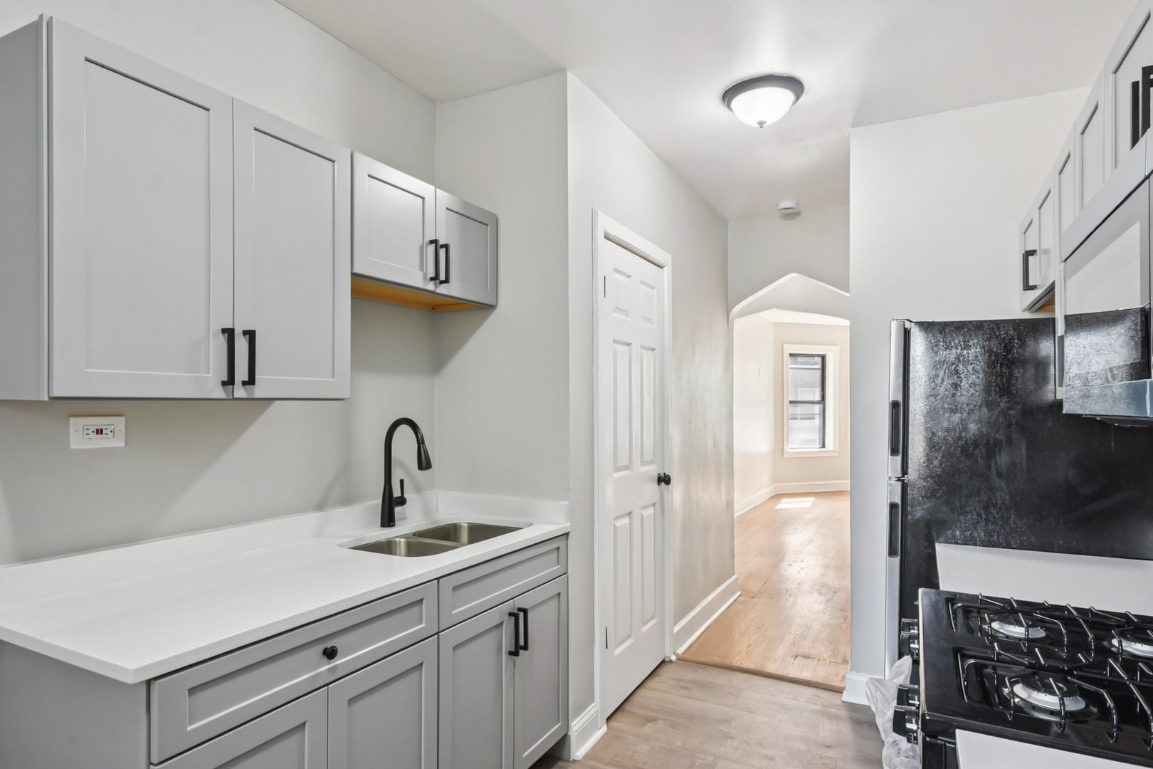 7757 S Phillips Avenue Unit: 2