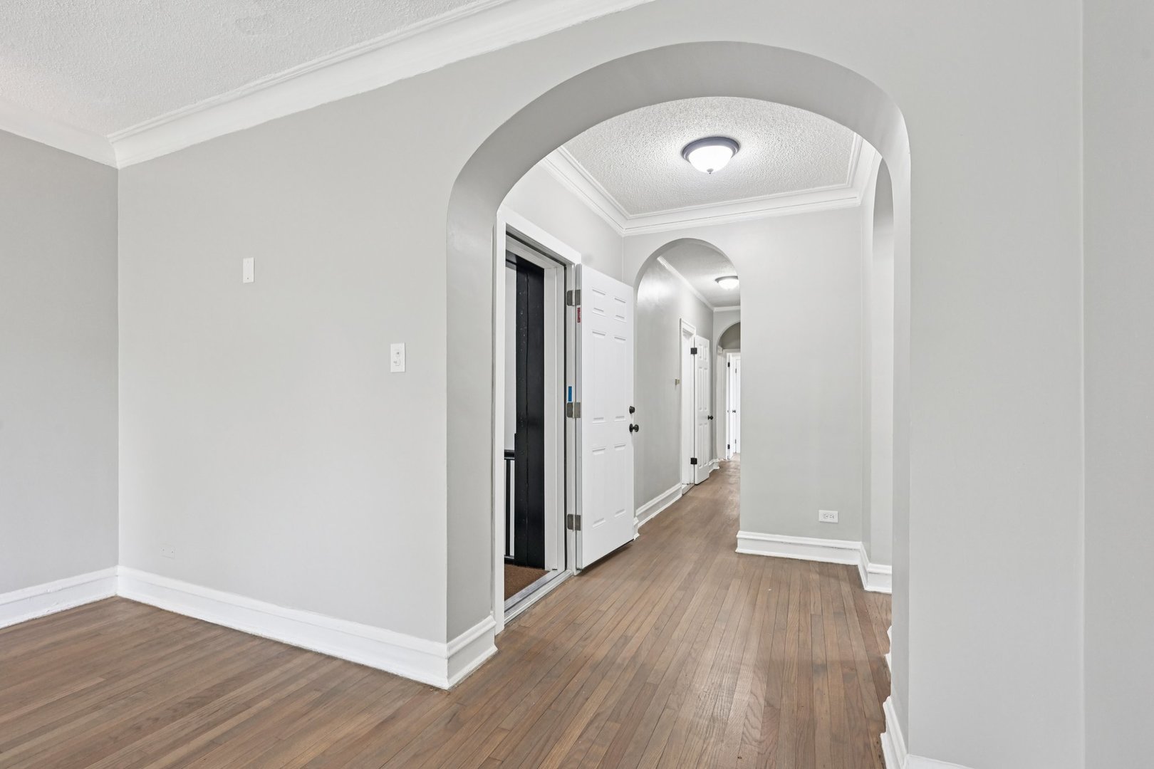 2508 E 78th Street Unit: 3