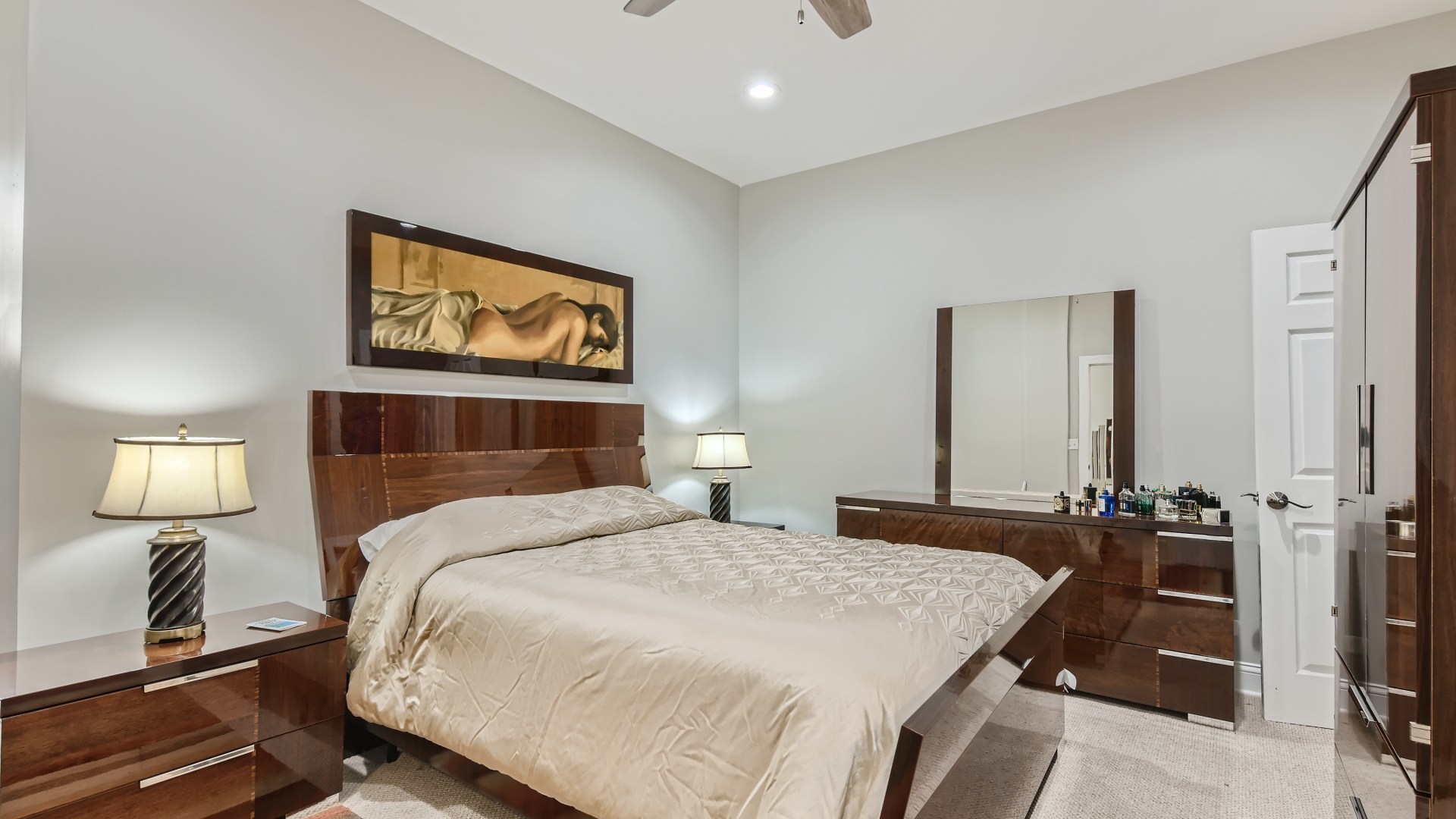 7400 S Stony Island Avenue Unit: 205