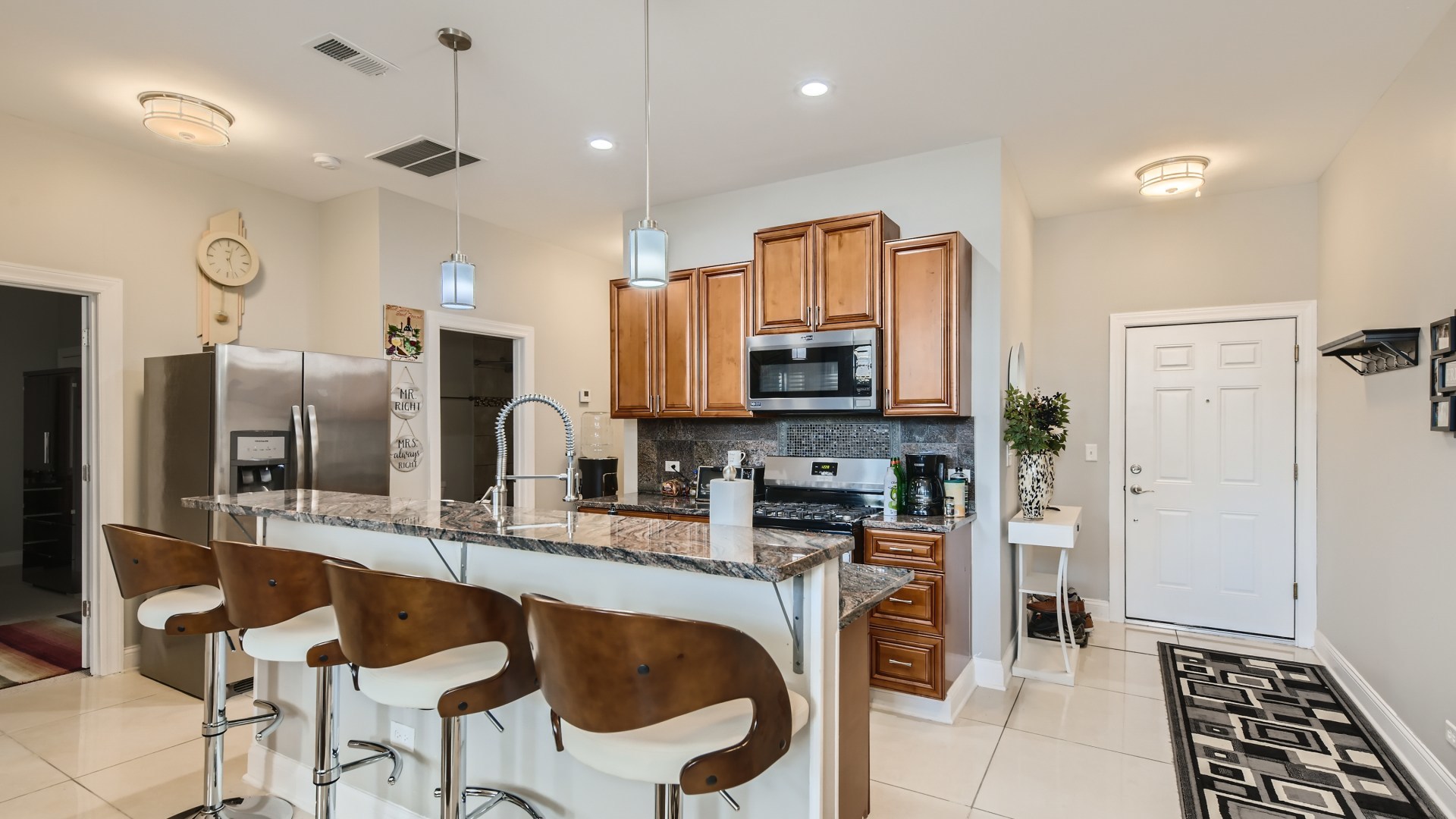 7400 S Stony Island Avenue Unit: 205