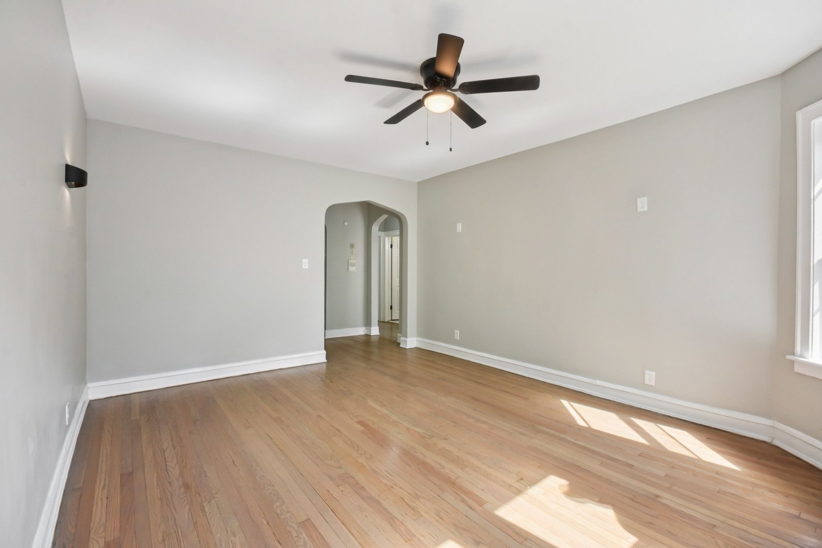 7757 S Phillips Avenue Unit: 3