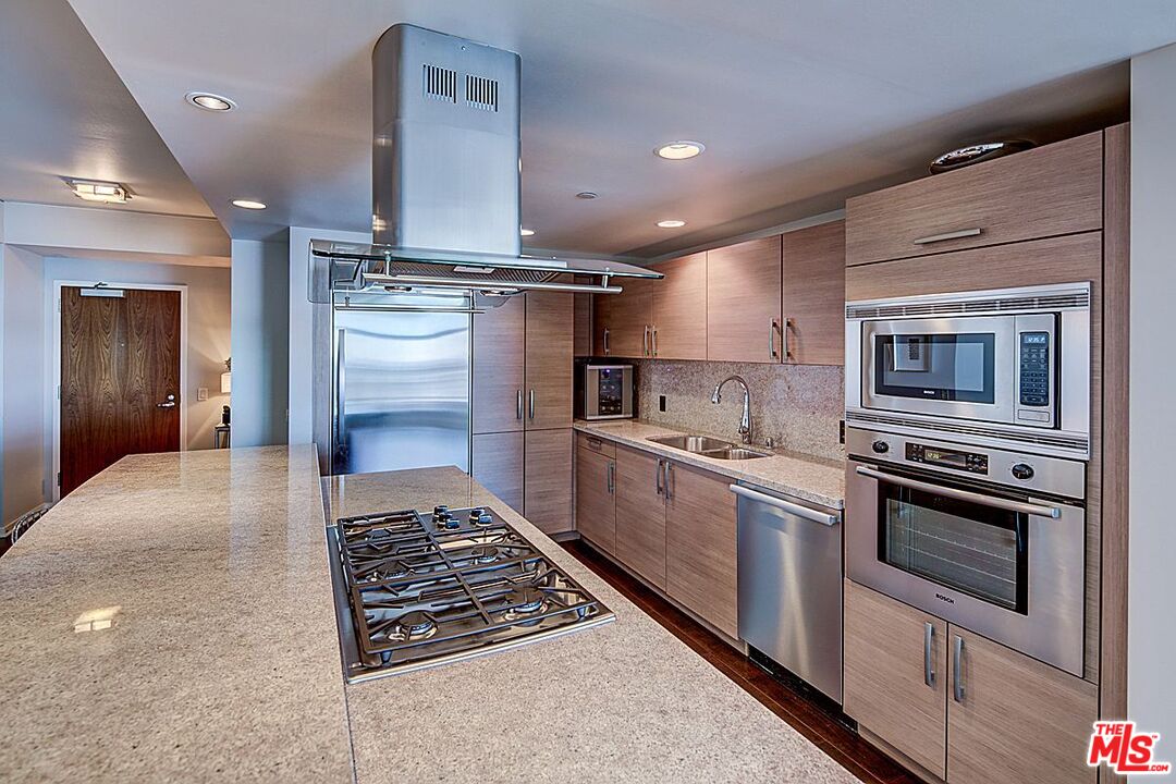 13650 MARINA POINTE DR Unit: 1503