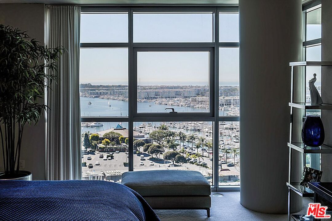 13650 MARINA POINTE DR Unit: 1503