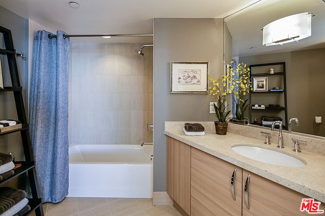 13650 MARINA POINTE DR Unit: 1503