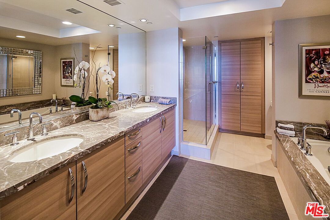 13650 MARINA POINTE DR Unit: 1503