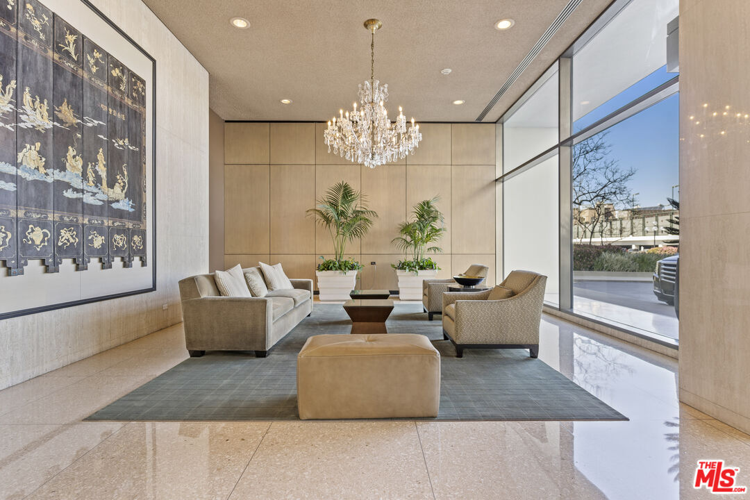 2220 Avenue Of The Stars Unit: 2005