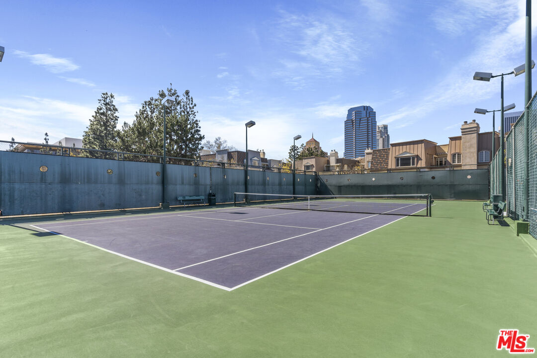 2220 Avenue Of The Stars Unit: 2005