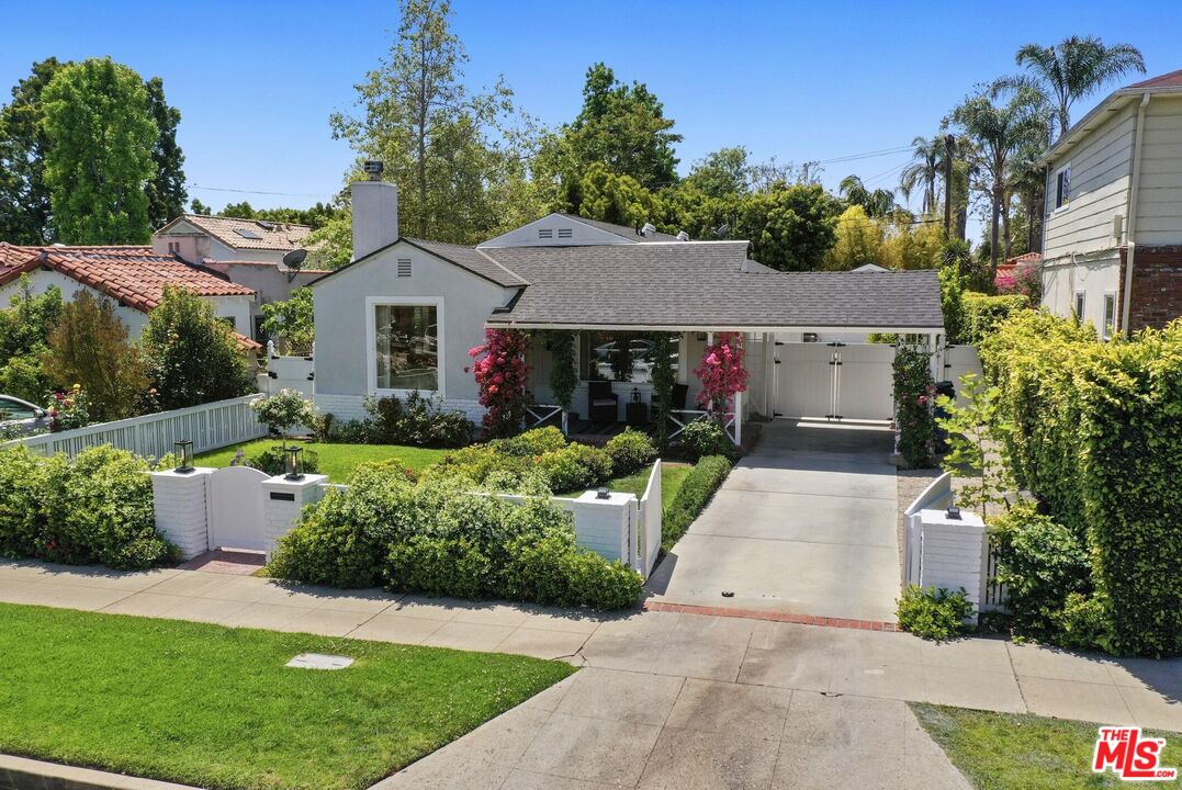 2207 Manning Ave