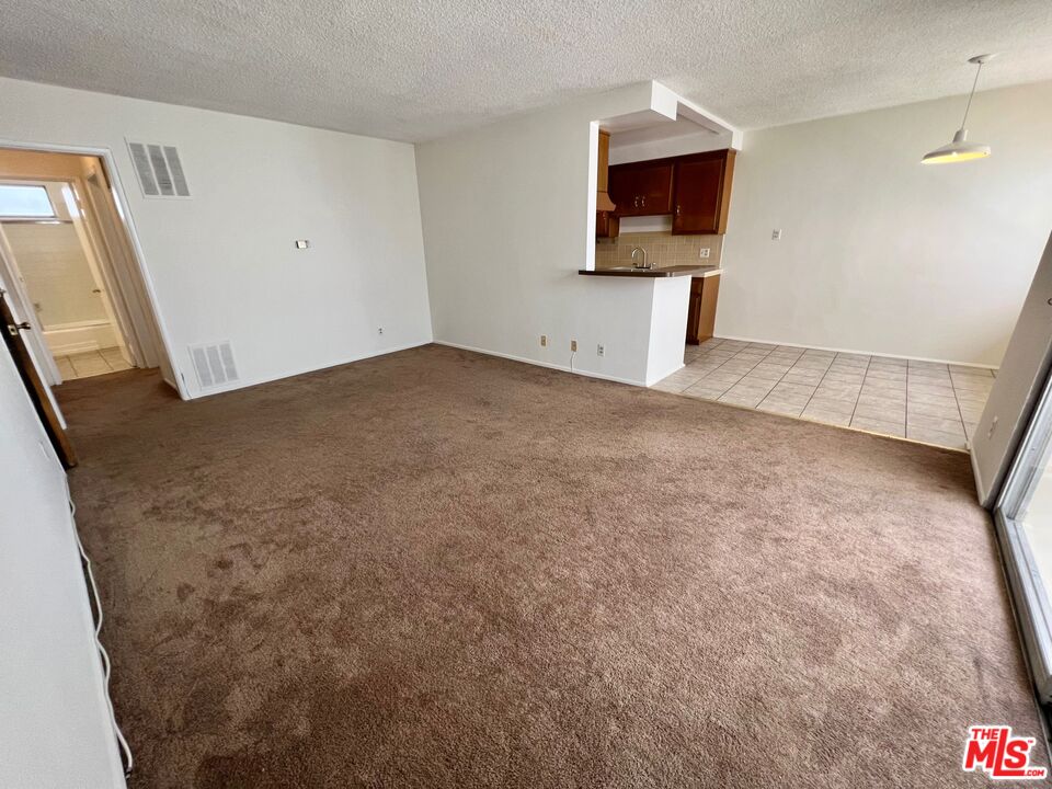 11727 Mayfield Ave Unit: 7