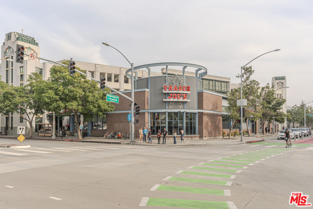 3734 S Canfield Ave Unit: 334