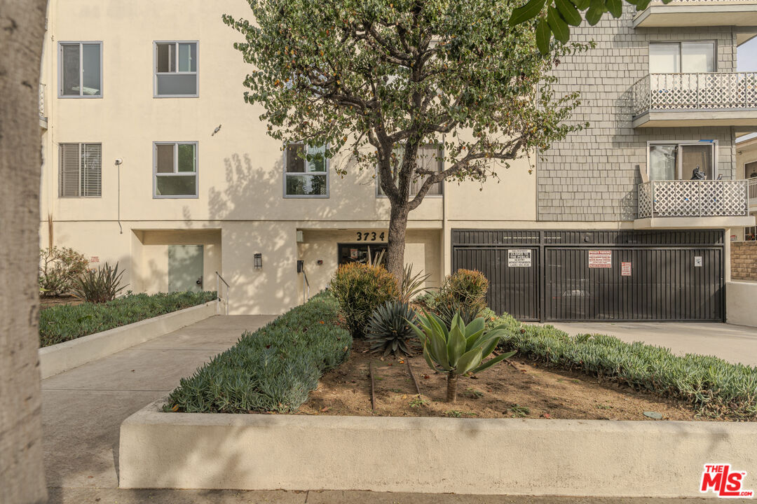 3734 S Canfield Ave Unit: 334