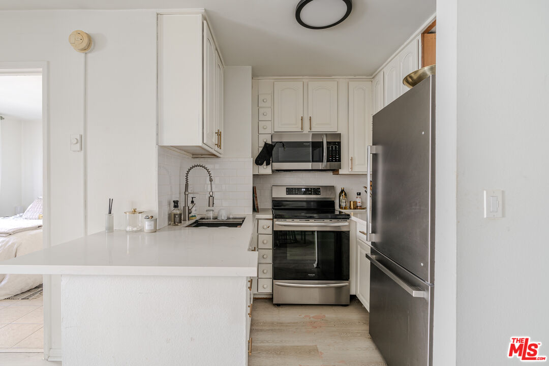 210 S La Fayette Park Pl Unit: 207