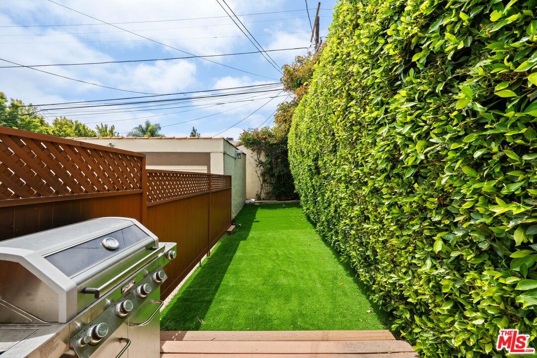 1355 S Mansfield Ave