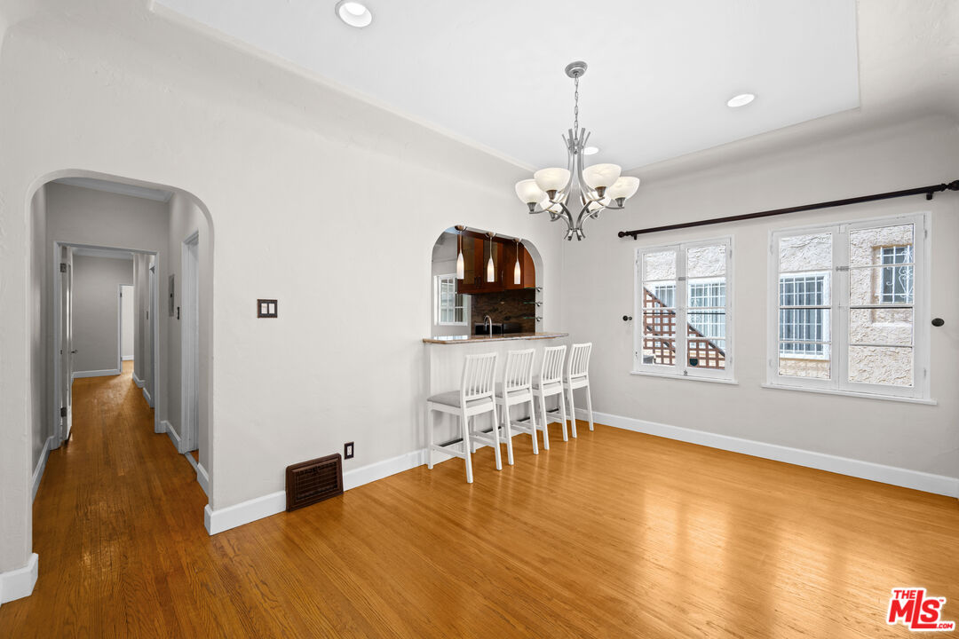 1355 S Mansfield Ave