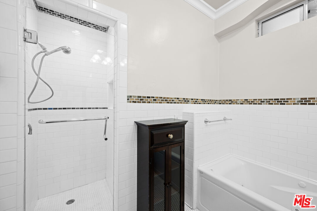 1355 S Mansfield Ave