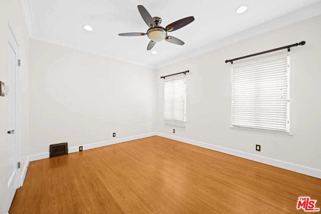 1355 S Mansfield Ave