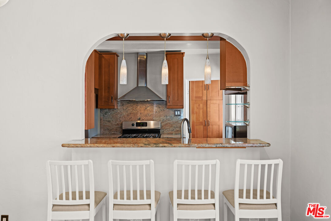 1355 S Mansfield Ave