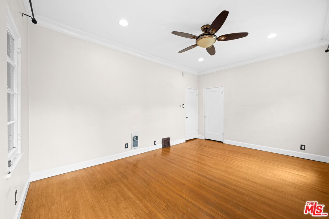 1355 S Mansfield Ave