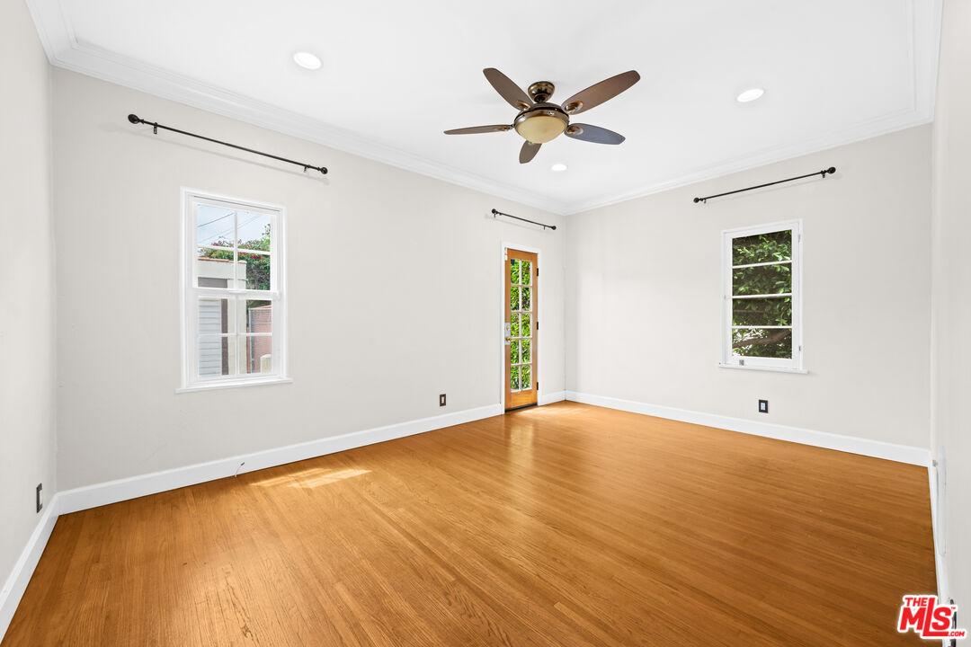 1355 S Mansfield Ave