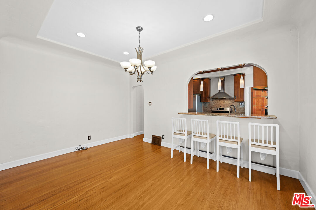 1355 S Mansfield Ave