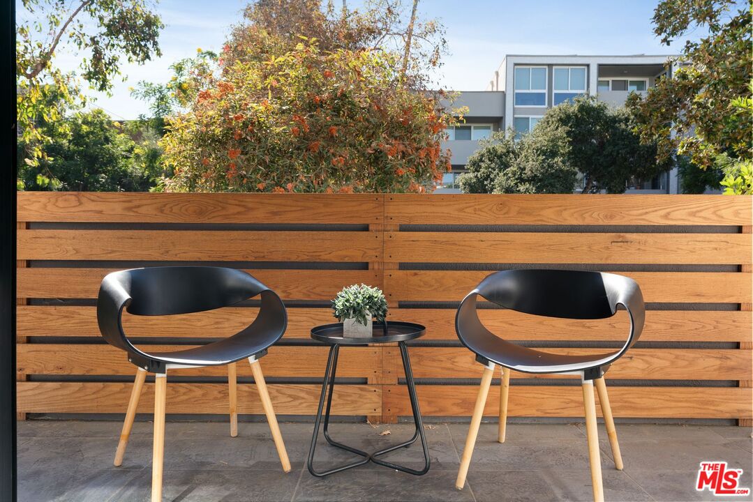 1010 N Kings Rd Unit: 106