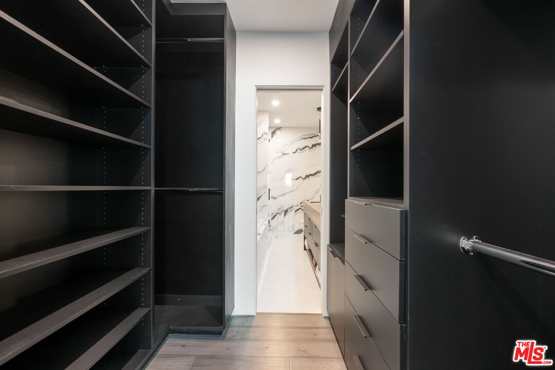 1010 N Kings Rd Unit: 106