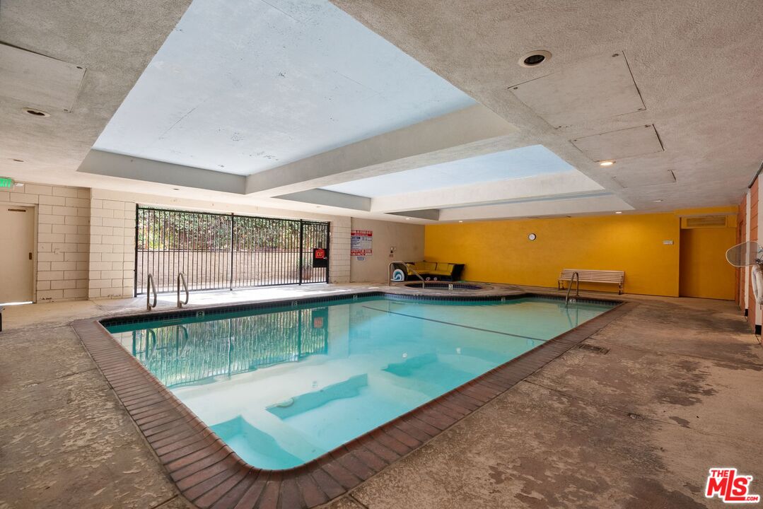 1010 N Kings Rd Unit: 106