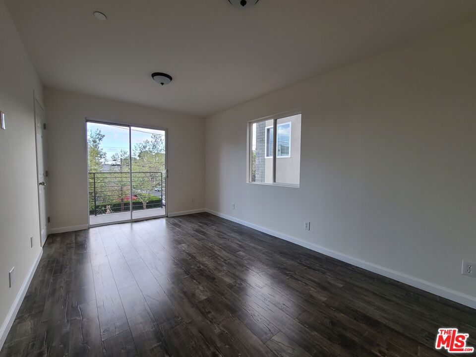 7117 Hawthorn Ave Unit: 1
