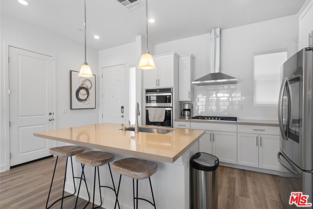 549 Daniel Freeman Cir