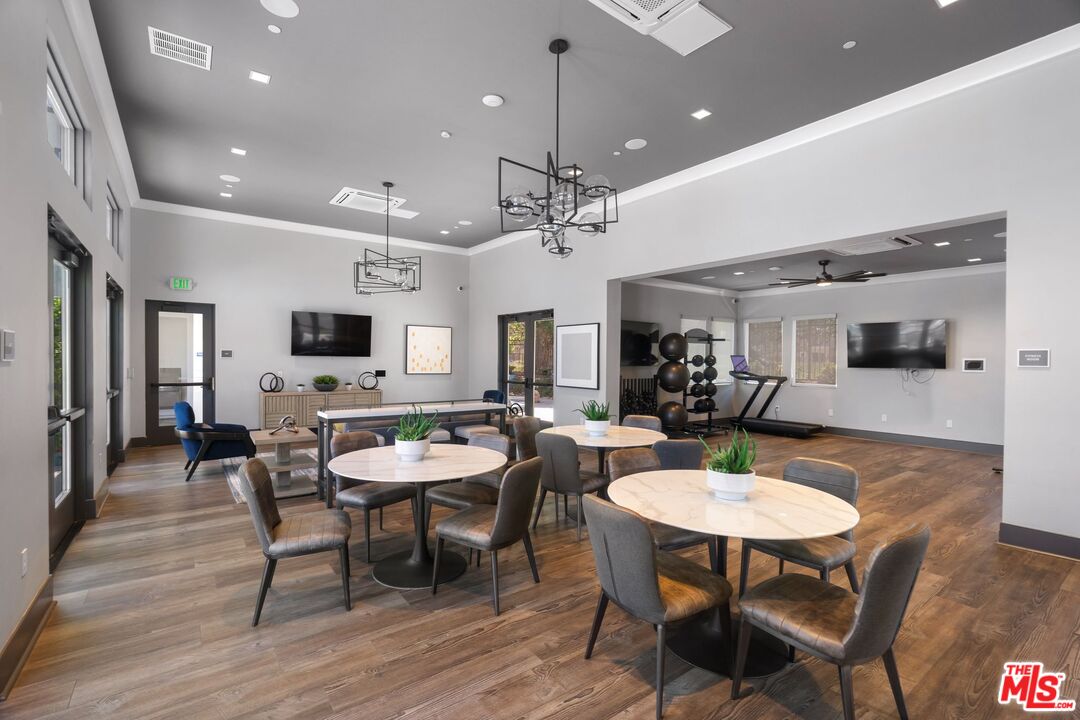 549 Daniel Freeman Cir