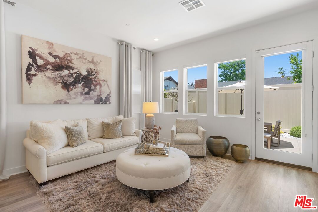 549 Daniel Freeman Cir