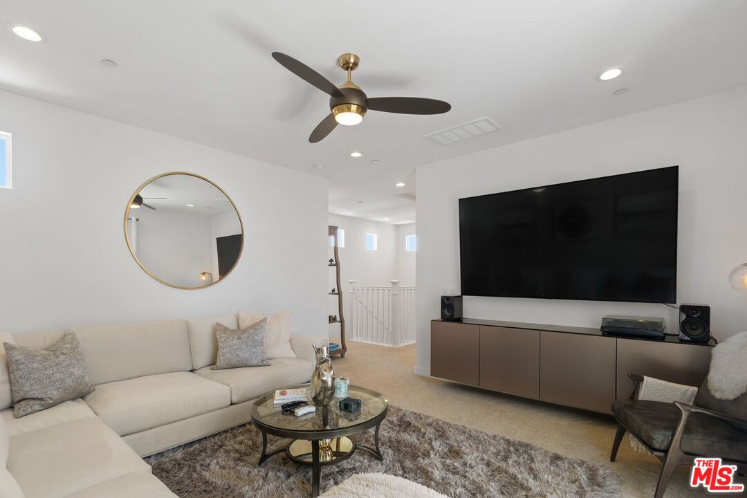 549 Daniel Freeman Cir