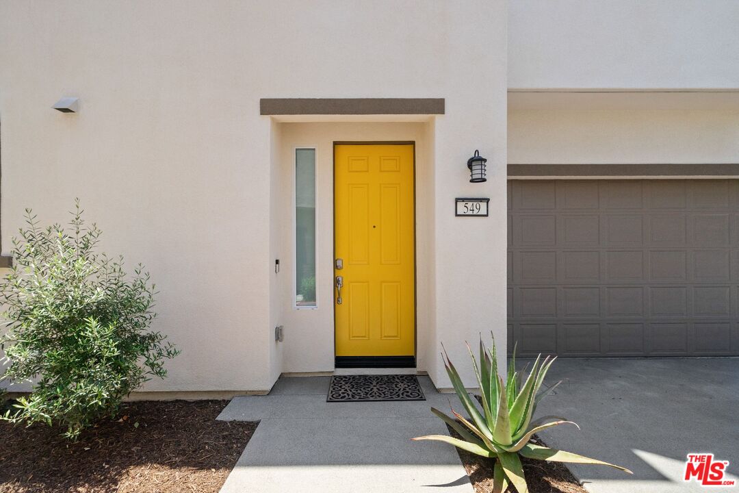 549 Daniel Freeman Cir