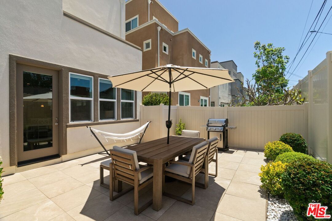 549 Daniel Freeman Cir