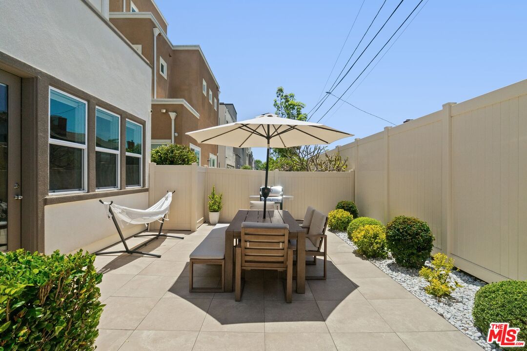 549 Daniel Freeman Cir