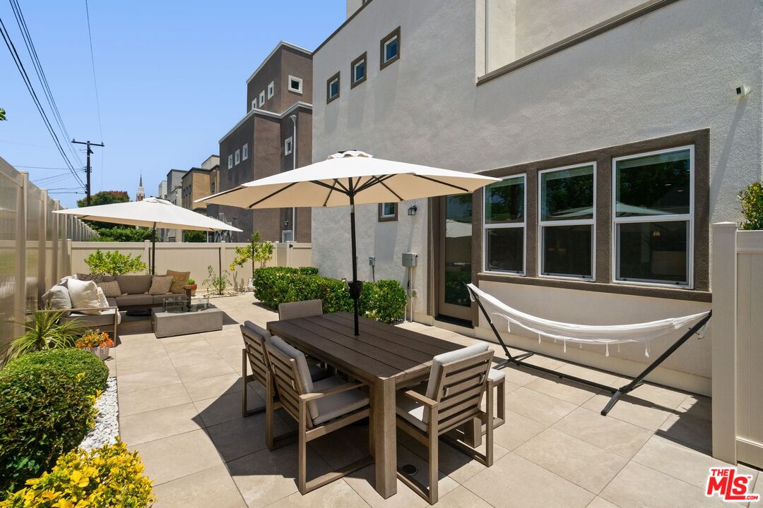 549 Daniel Freeman Cir