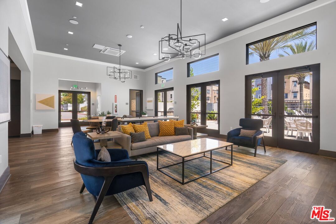 549 Daniel Freeman Cir