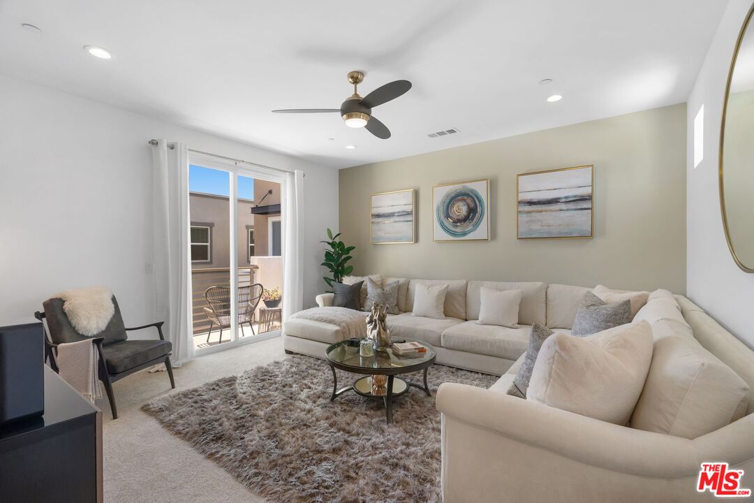 549 Daniel Freeman Cir