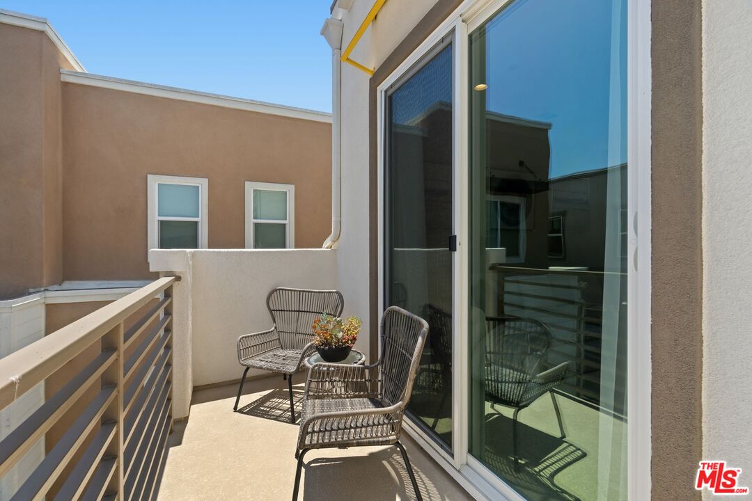 549 Daniel Freeman Cir