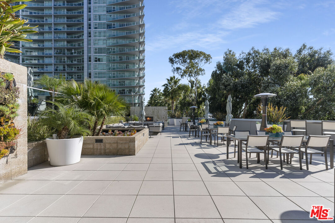 13650 Marina Pointe Dr Unit: 908