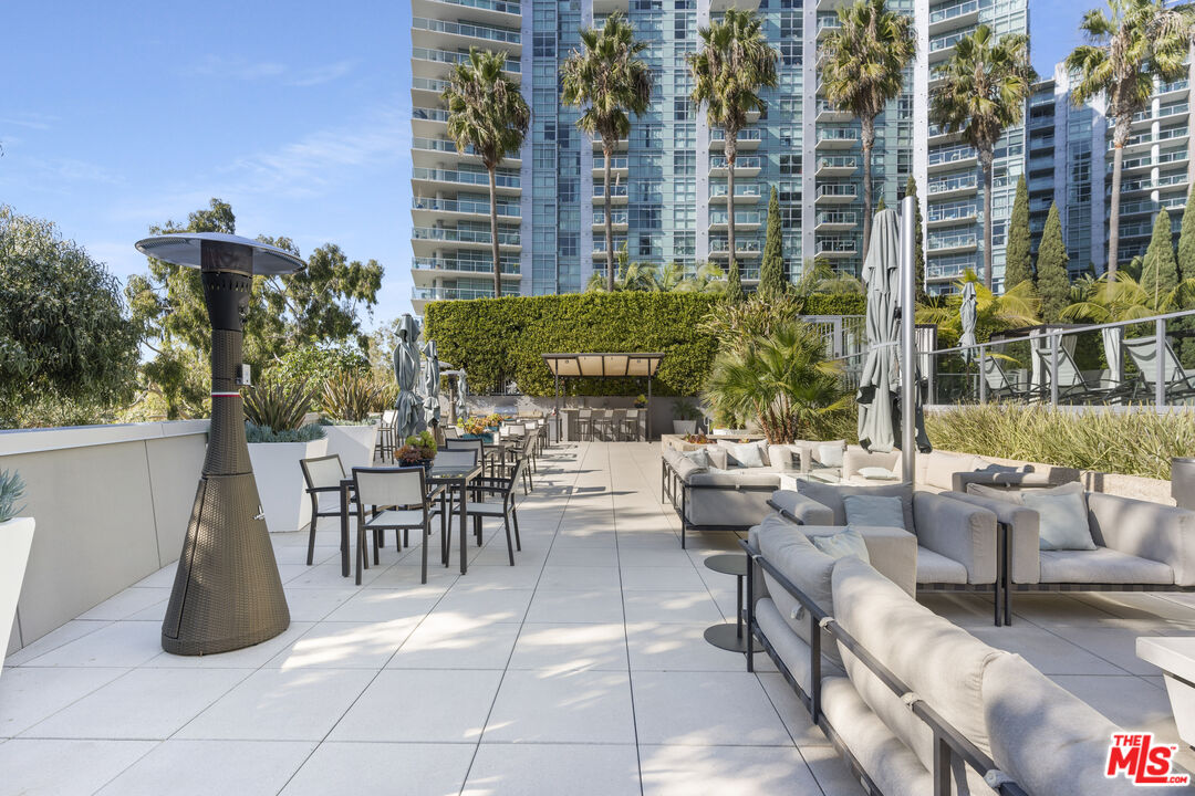 13650 Marina Pointe Dr Unit: 908