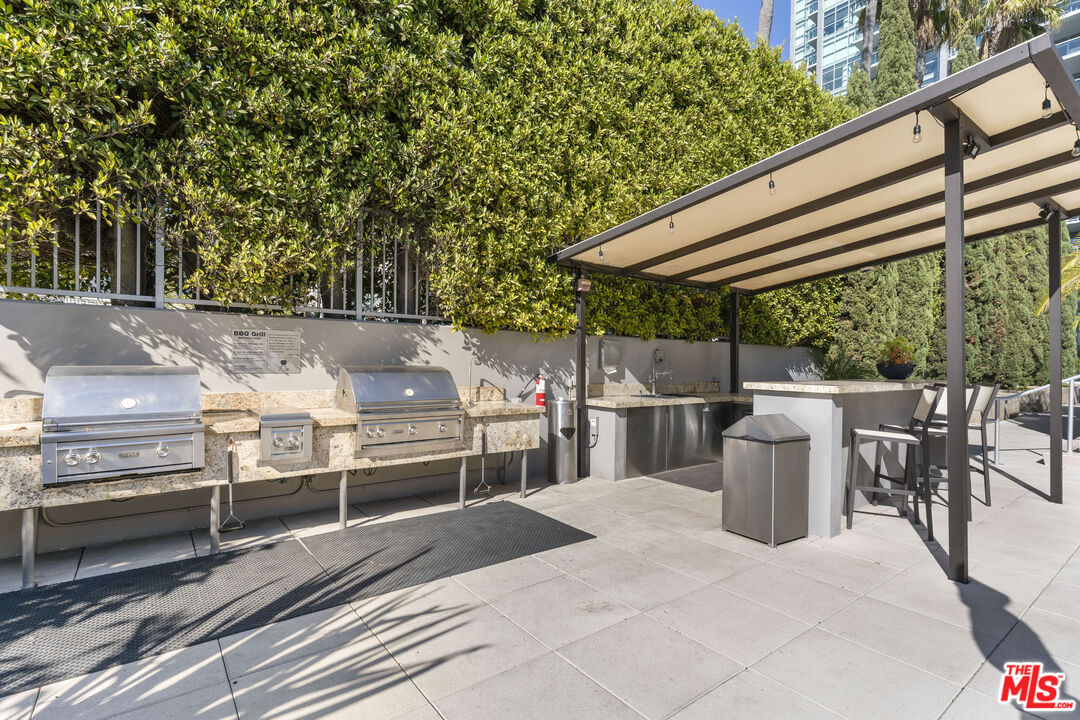 13650 Marina Pointe Dr Unit: 908